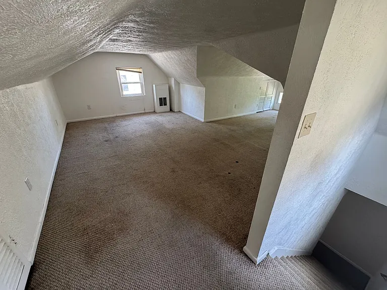 215 Spencer Ave — Photo 19