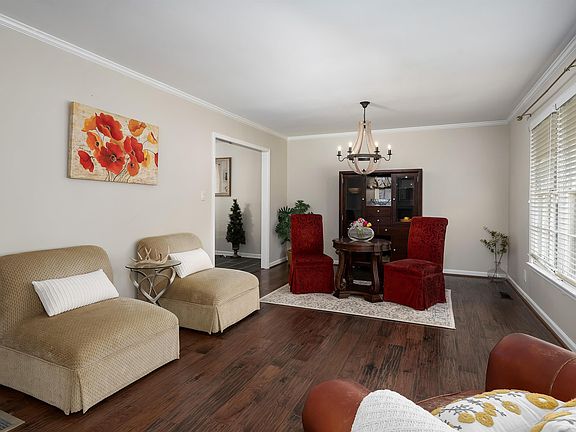 3rd image of 3217 Wisteria Dr