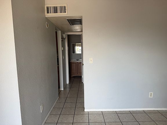 4th image of 746 E Mission Ln #D