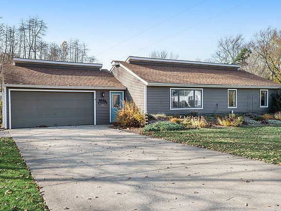 2nd image of 206 N 160th Ave