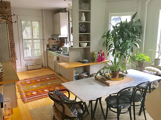Rented by New York Manhattan Real Estate Incorporated | media 43