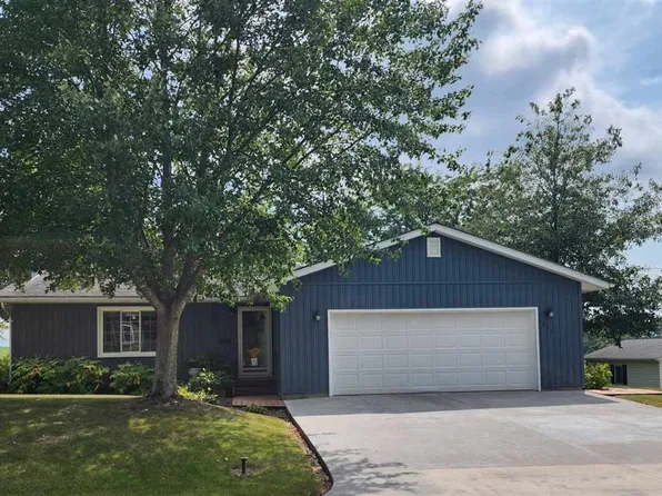 403 W 4th St, Wayland, IA 52654