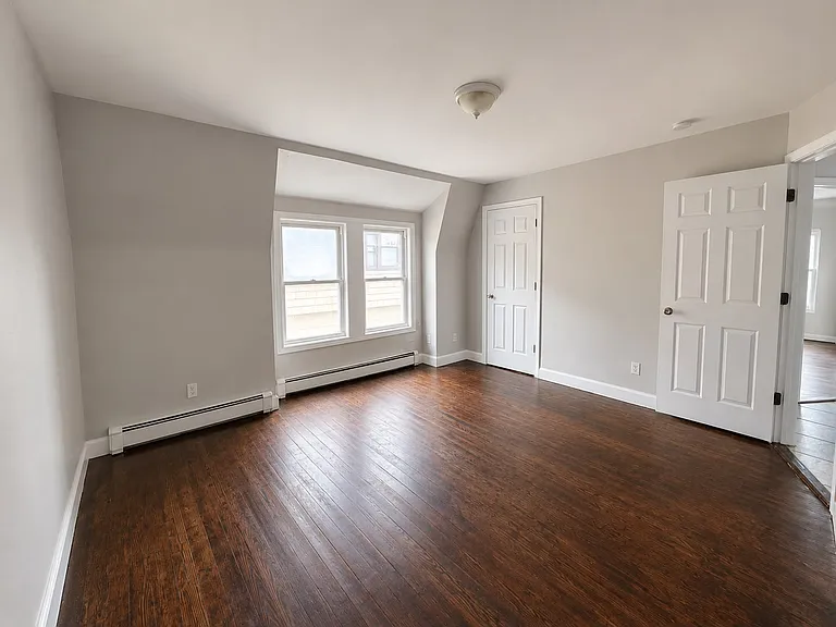45 Carleton St #2 — Photo 3