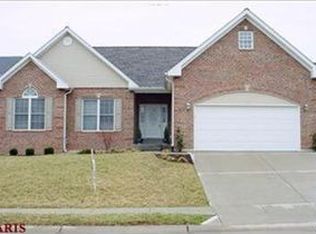 710 Windy Ridge Dr, Washington, MO 63090