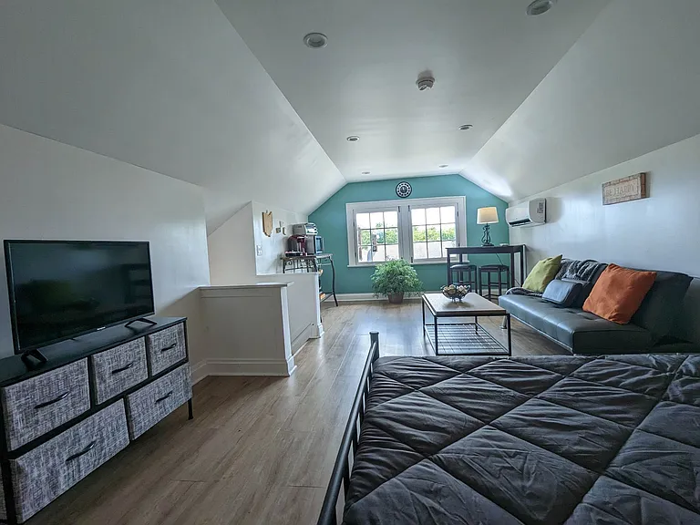 705 Bedford Ave #3 — Photo 4
