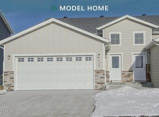 1753 Tobi Ln, Grand Forks, ND 58201