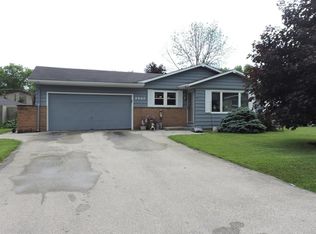 2807 Santa Fe Trl, Racine, WI 53404