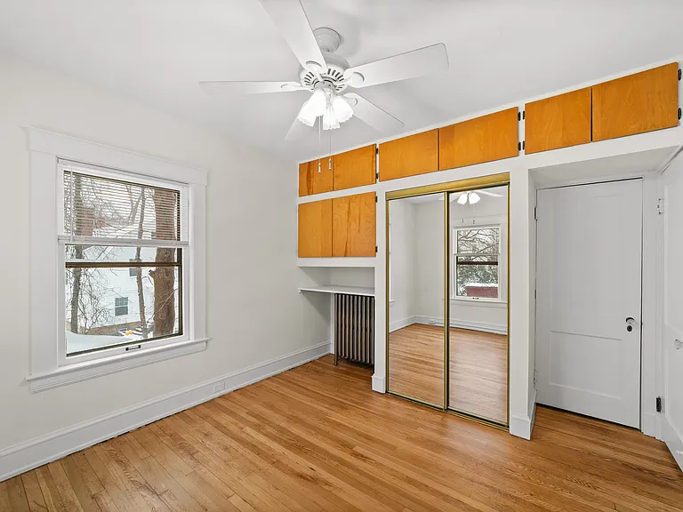 Primary Bedroom (2)