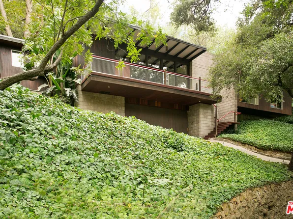 2357 Hermits Gln, Los Angeles, CA 90046