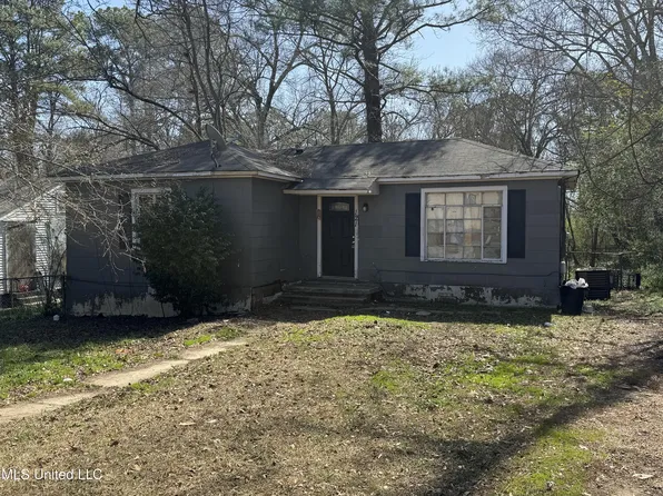 121 Cedar Ln, Jackson, MS 39212