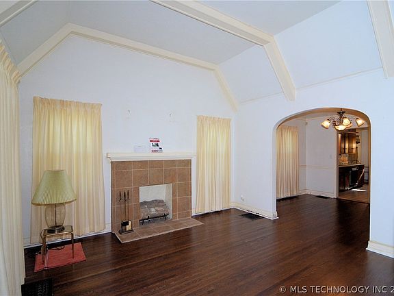 2nd image of 1923 N Cheyenne Ave