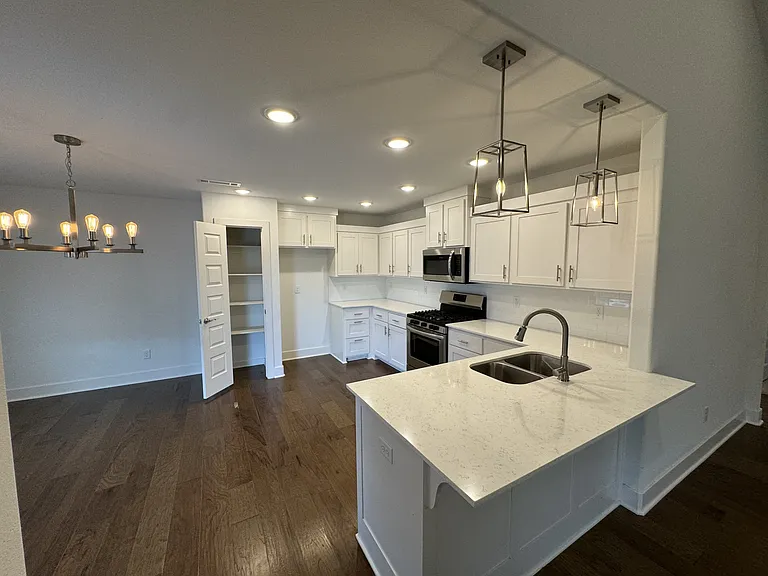 2721 S Apricot Rd — Photo 6