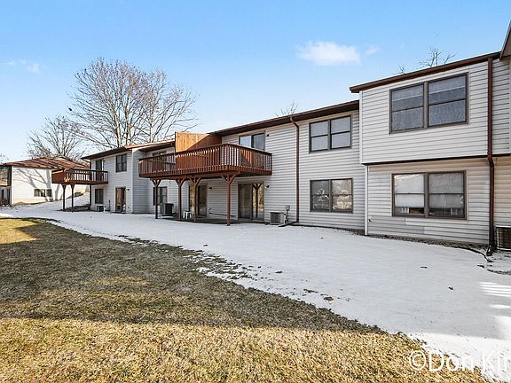 2nd image of 2151 Terrace Van Dr NE