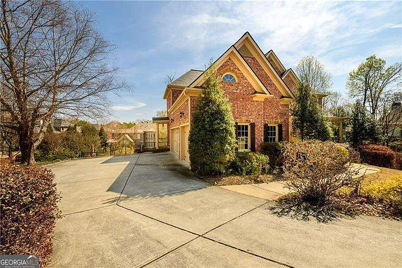 6 bed, 5.0 bath, $5,000 — Photo 2