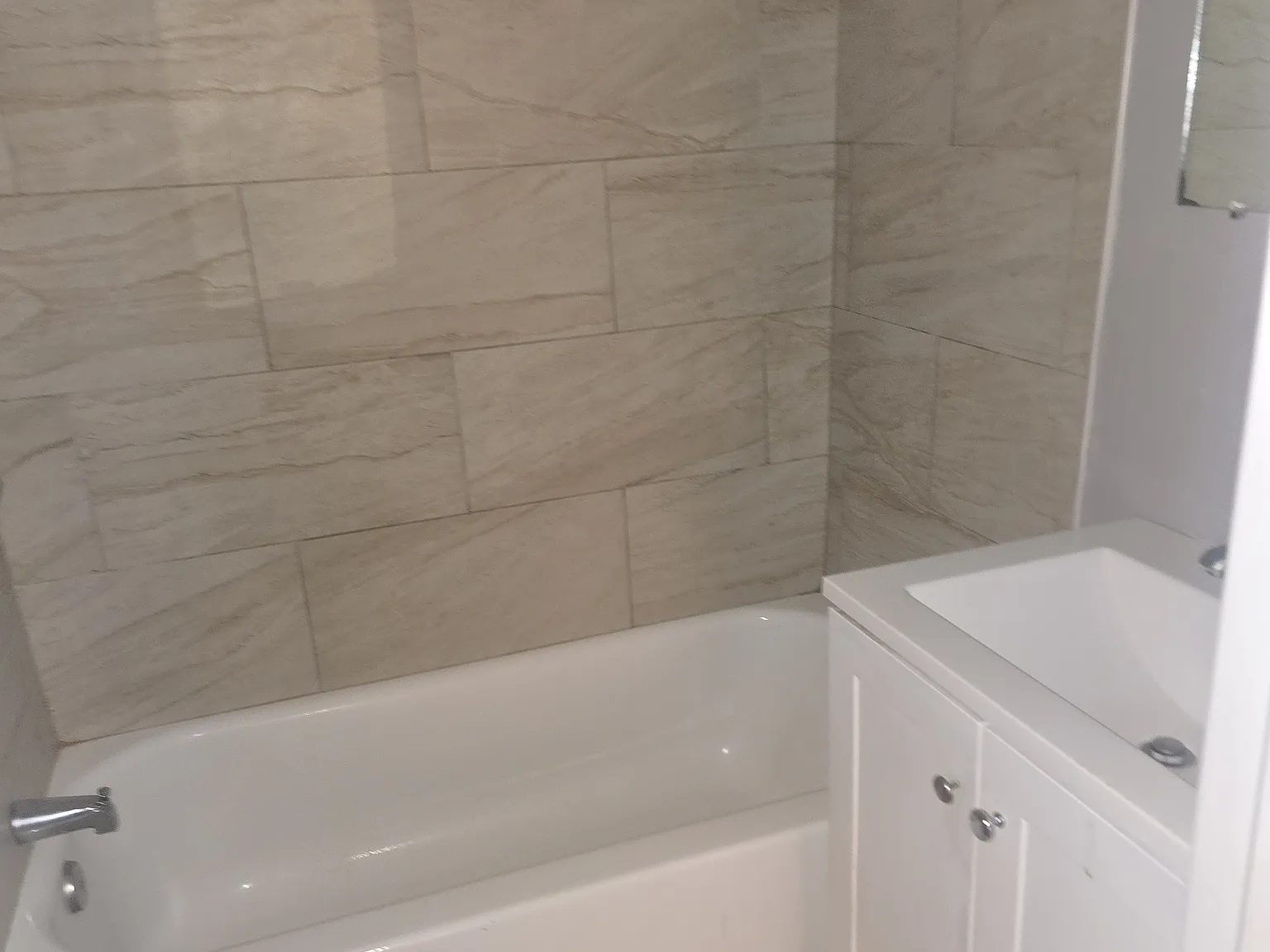 4 bed, 1384 sqft, $1,600 — Photo 3