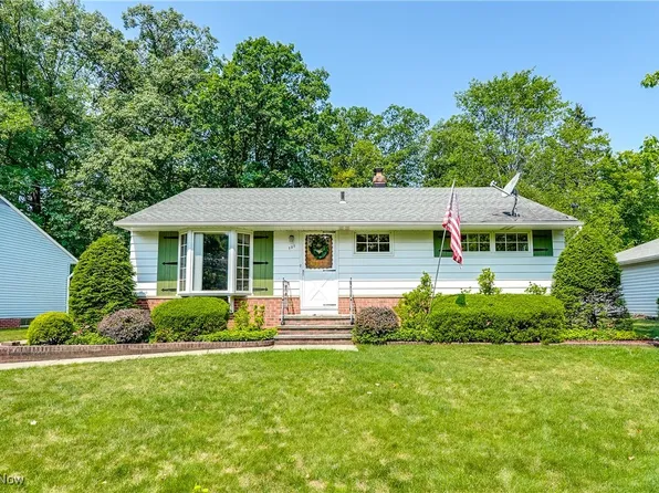 189 Forest Dr, Bedford, OH 44146