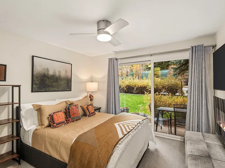 205 E Durant Ave #1B — Photo 6