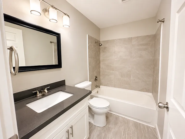 Jericho Apartments — Photo 10
