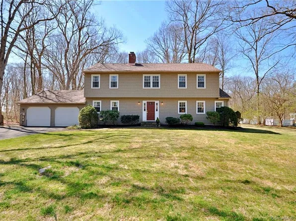 6 Crabapple Lane, Newtown, CT 06482