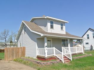 2009 3rd St NW, Minot, ND 58703