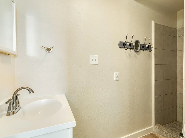 805 Seashell Dr — Photo 11