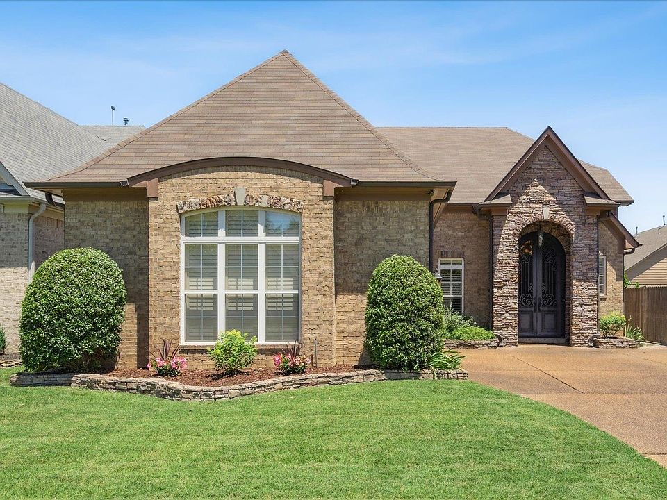 1st image of 1688 Newton Oak Cir W