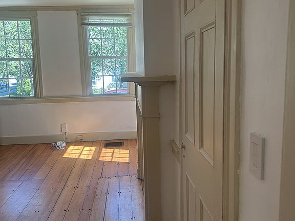 4th image of 35 Noble St