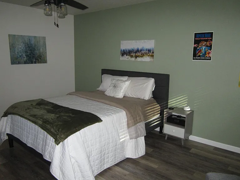 1031 W Fremont Ave — Photo 6
