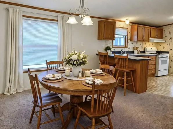 186 Lauri Cir #186, Jackson, MI 49203