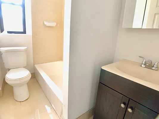 Rented by Bohemia Realty Group | media 19