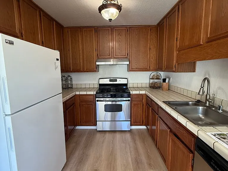 253 Green Meadow Dr #C — Photo 4