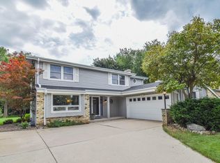 6472 Riverdale Ln, Greendale, WI 53129