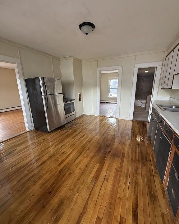 1st image of 653 Cheshire St