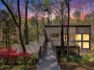 1153 Dawn View Ln NW, Atlanta, GA 30327
