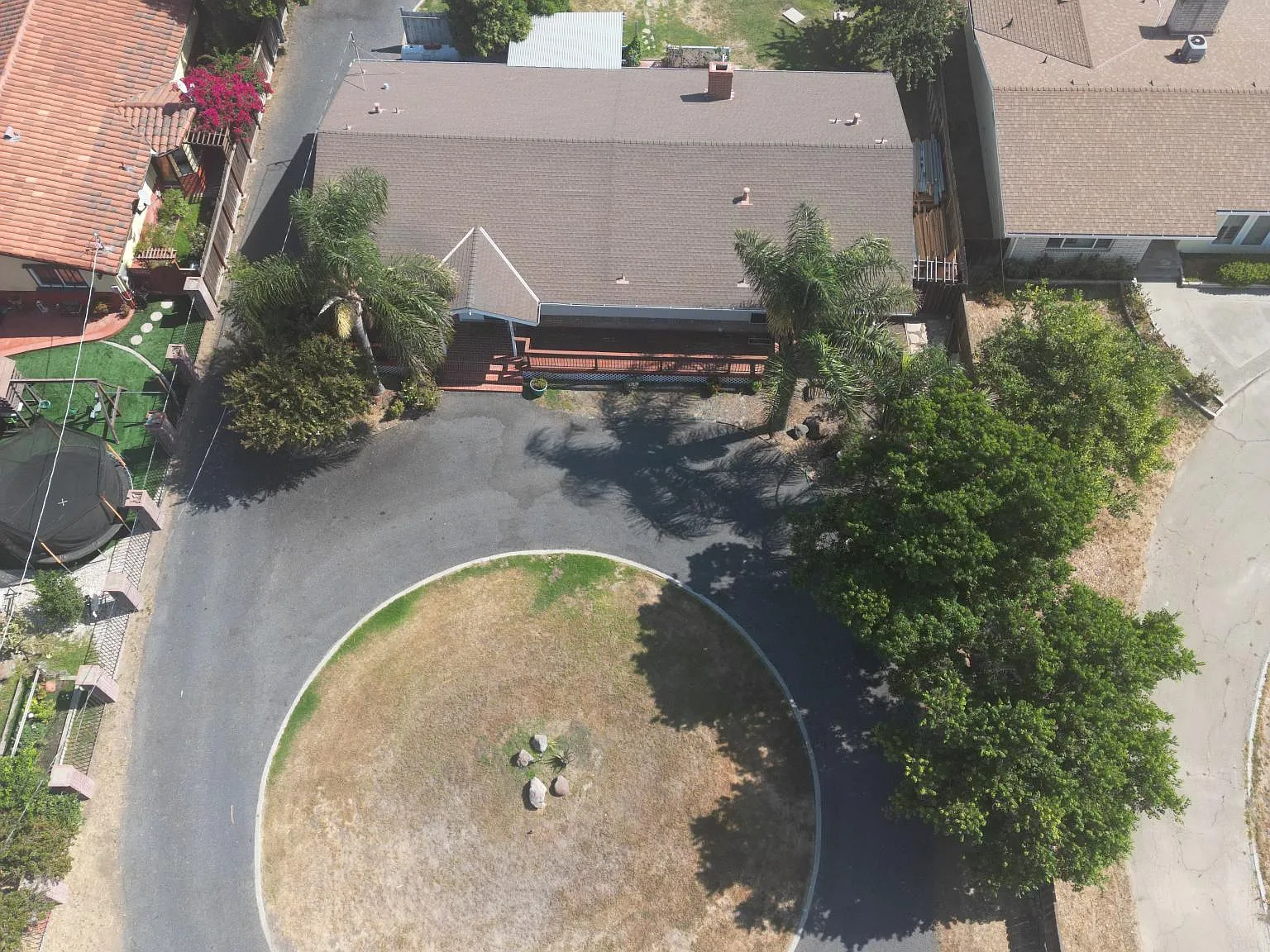 3 bed, 2.5 bath, 1985 sqft, $3,350 — Photo 2