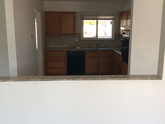 4th image of 29480 Thornhill Dr