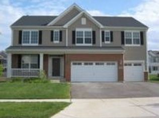 12181 Sinnett St, Huntley, IL