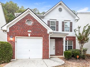 9473 Lakeview Rd, Union City, GA 30291