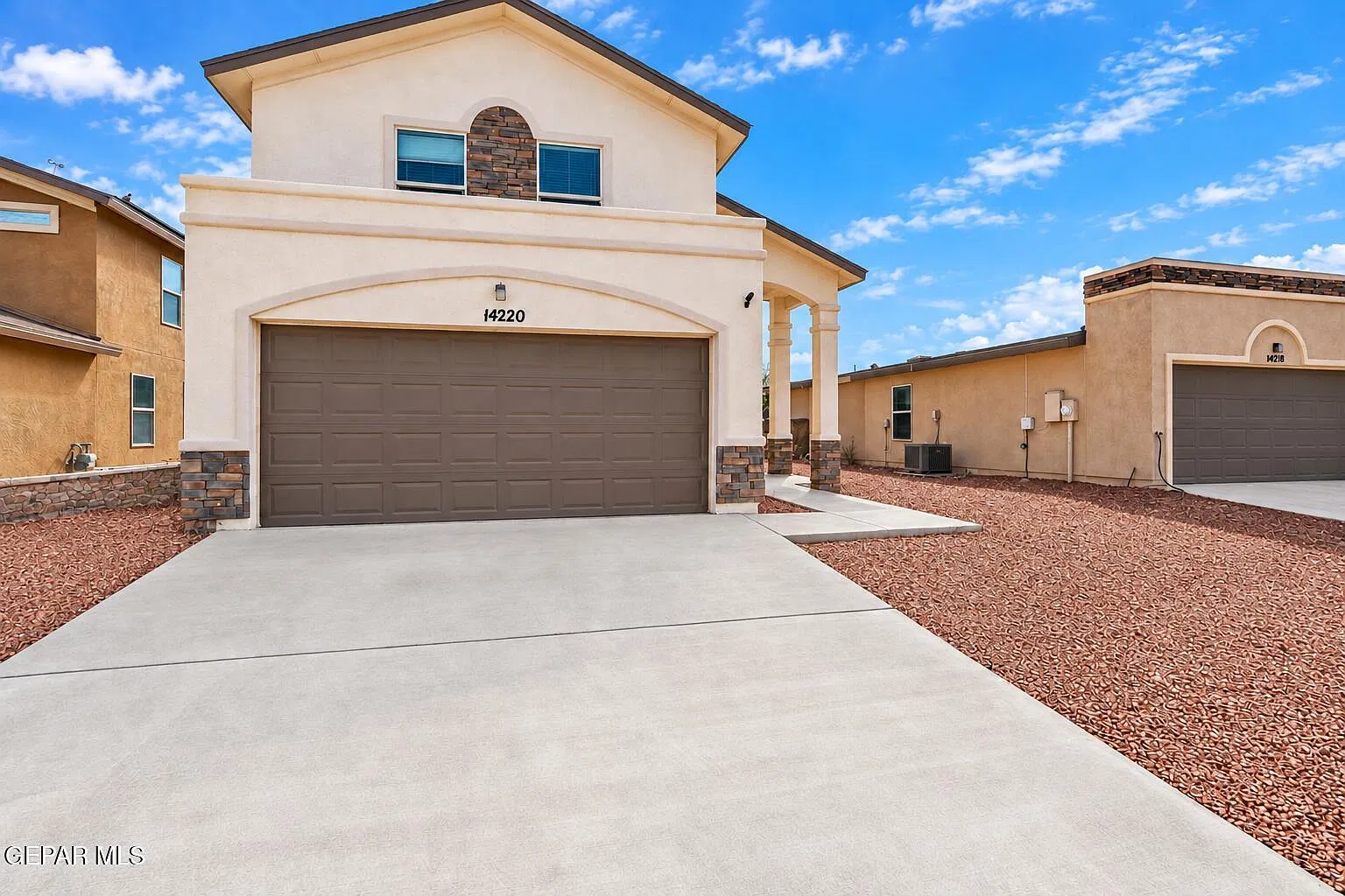 3 bed, 2.5 bath, 1840 sqft, $1,795 — Photo 3