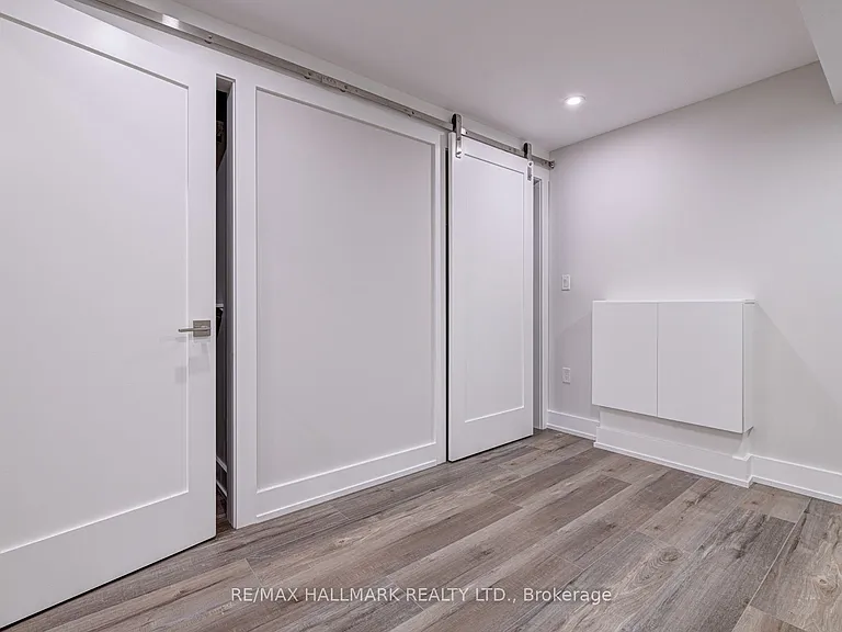 924 Broadview Ave #B — Photo 10