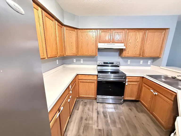 1401 Millbrook Trl — Photo 5