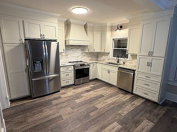 2nd image of 646 McLendon St