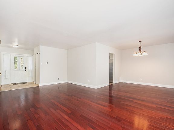 4th image of 577 Homan Ave