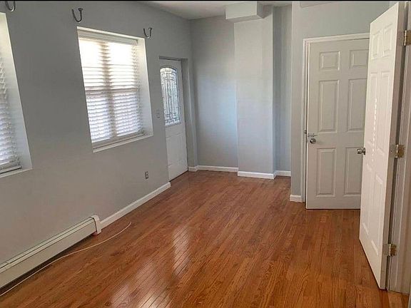 2nd image of 2905 Bronxwood Ave #1