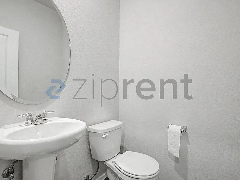 555 Stoller St — Photo 10