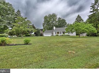 13 Manor Dr, West Chester, PA 19380