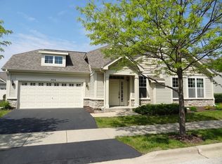 1824 Chase Ln, Aurora, IL 60502