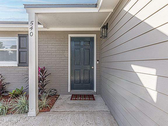5th image of 540 CLERMONT Avenue