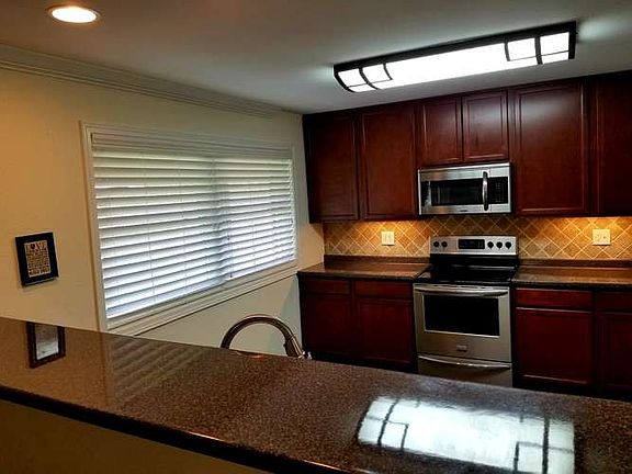 4th image of 11052 Hughlan Dr