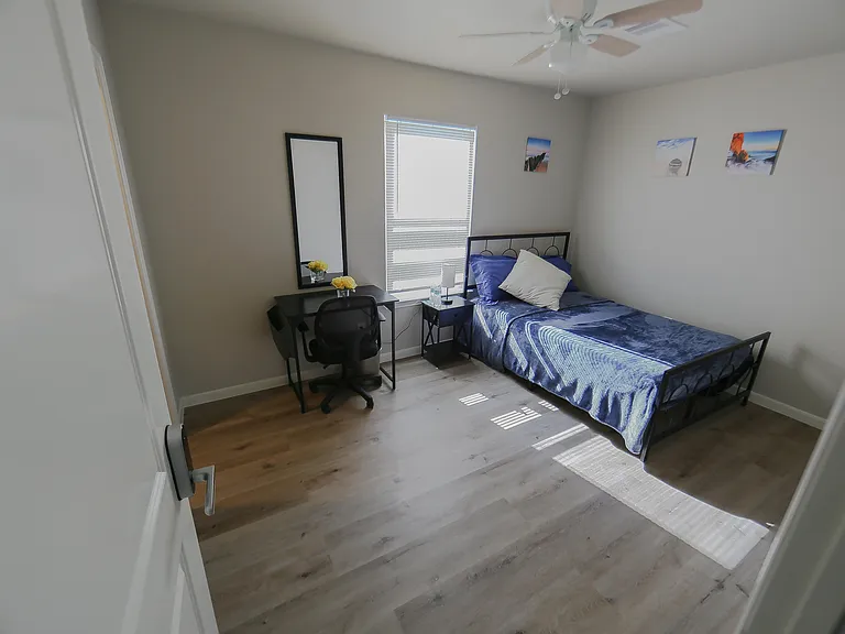 Chesterfield Dr — Photo 1